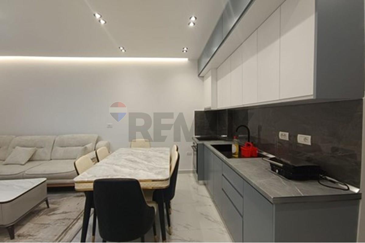 Jepet me qera apartament 3+1+2 me post parkimi ne don bosko .