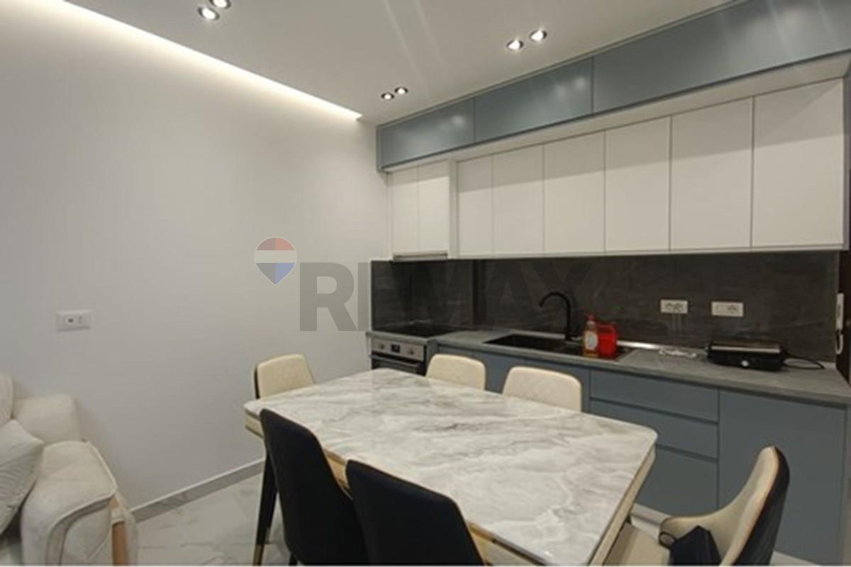 Jepet me qera apartament 3+1+2 me post parkimi ne don bosko .
