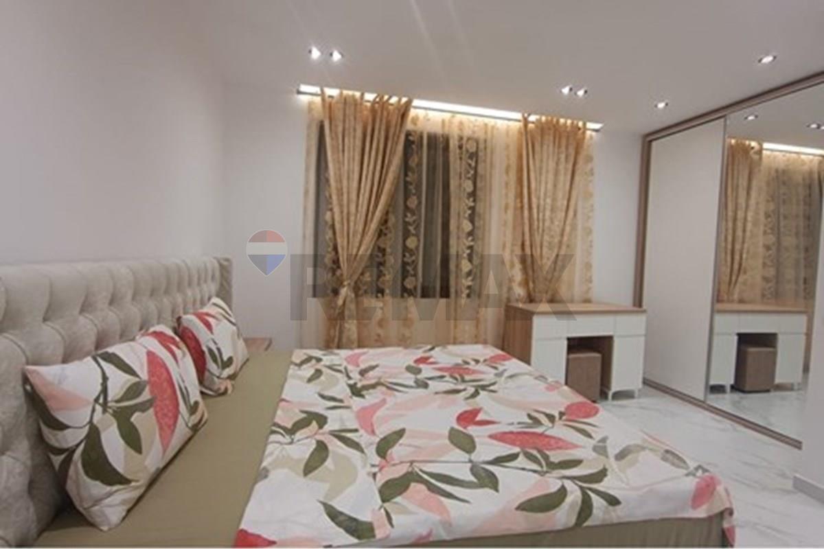 Jepet me qera apartament 3+1+2 me post parkimi ne don bosko .