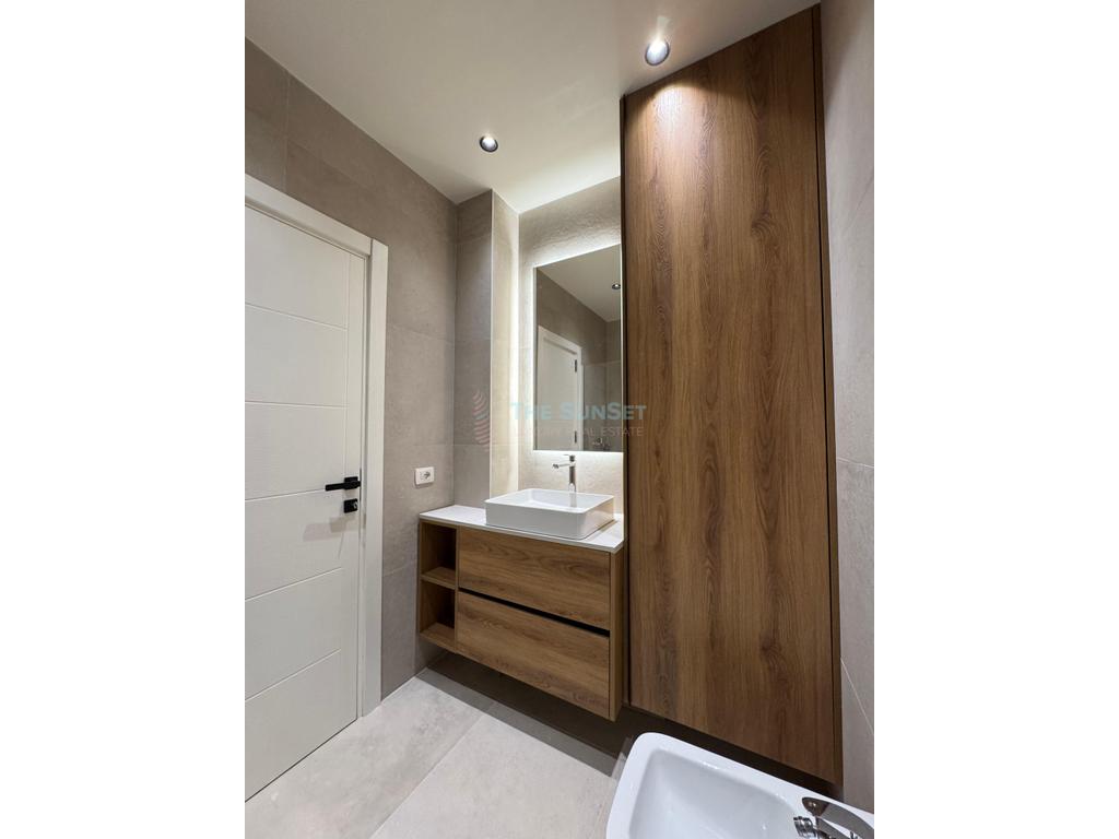 Appartement 1+1 à louer près de l'école rouge