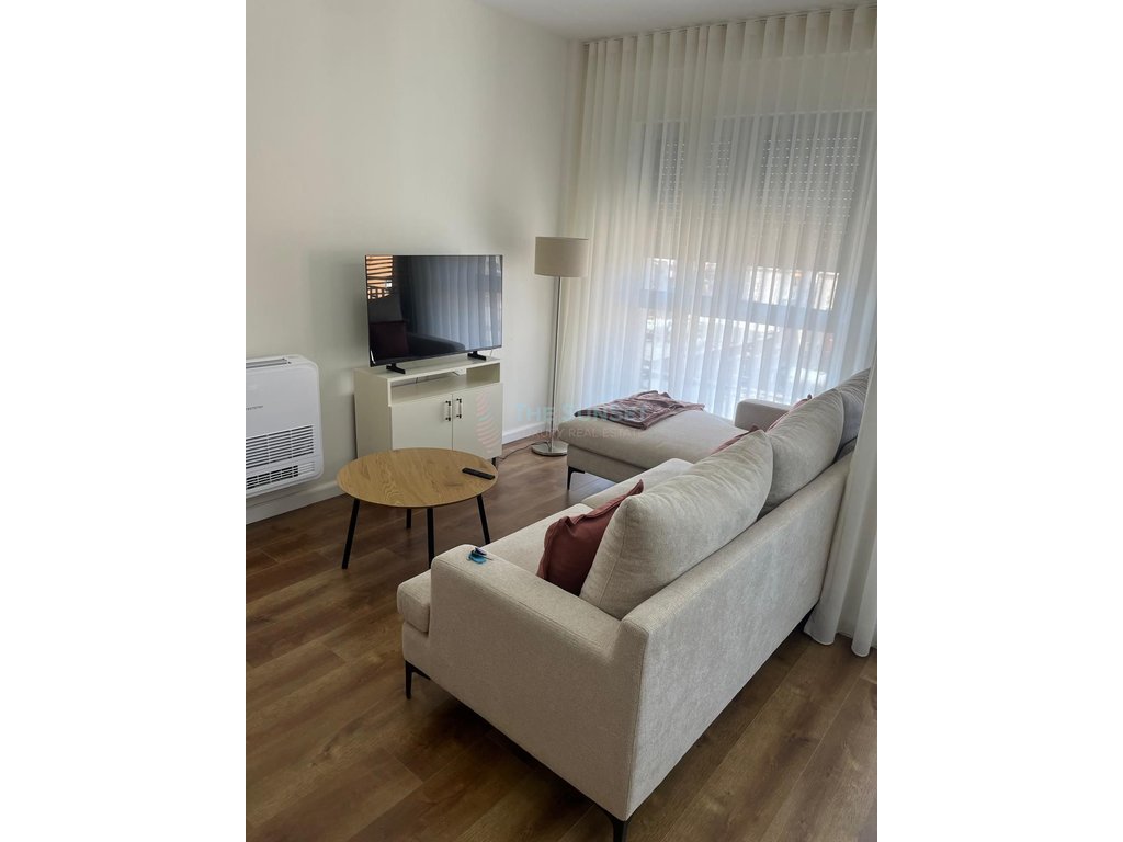 Appartement 1+1 à louer près de l'école rouge