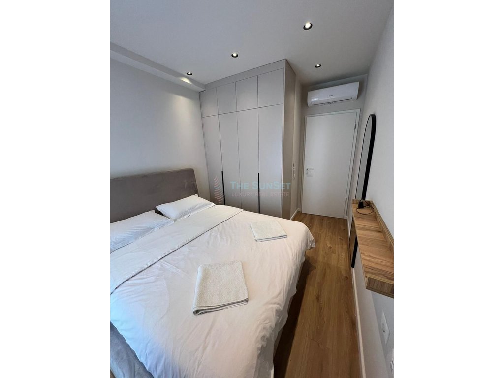 Apartamento 1+1 con balcón en alquiler en residencia kadiu, Tirana