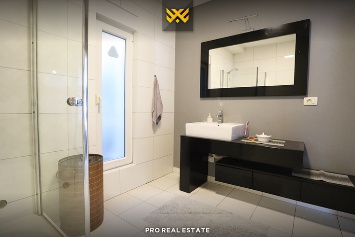 Casa de 335m² en #venta en Veternik.