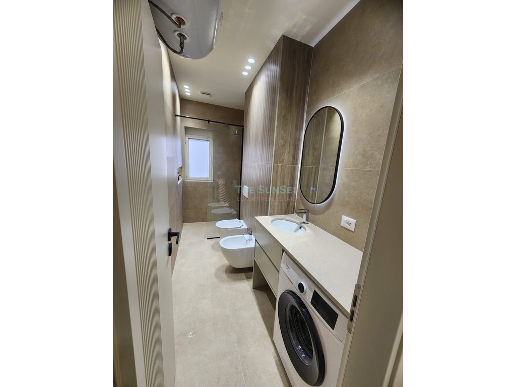 Apartamento 1+1 en venta en la zona de la playa de Durrës