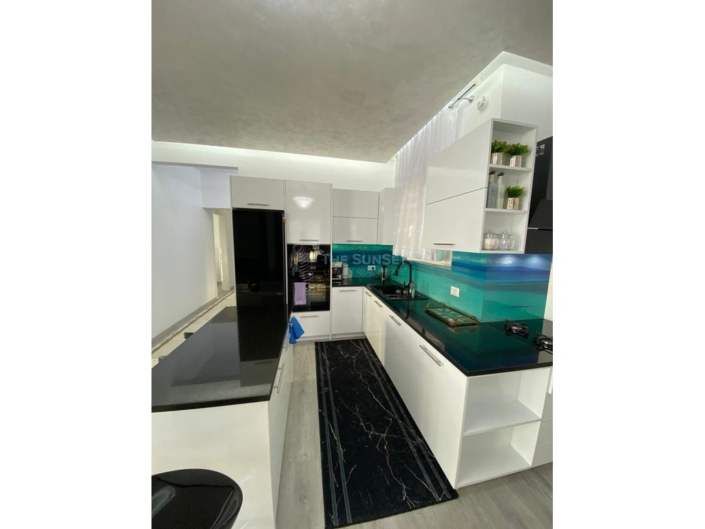 Villa de lujo de 3 dormitorios en venta con vista al mar en golem