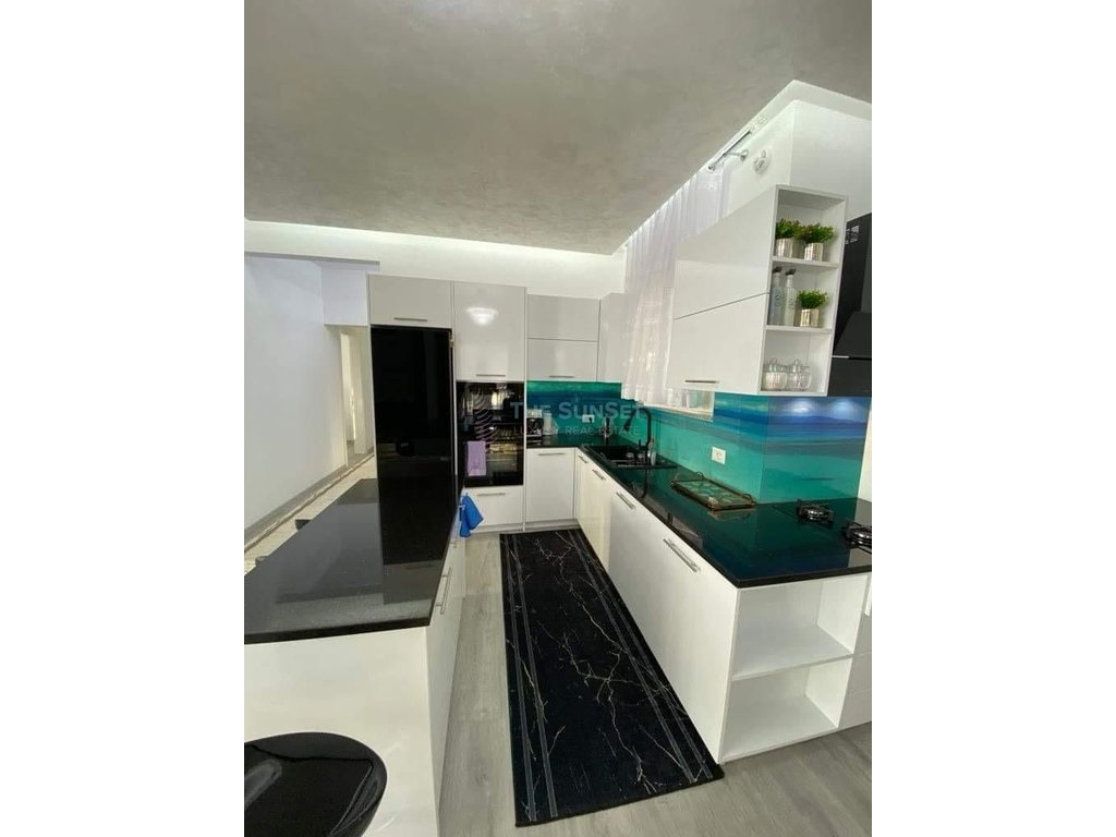Villa de lujo de 3 dormitorios en venta con vista al mar en golem