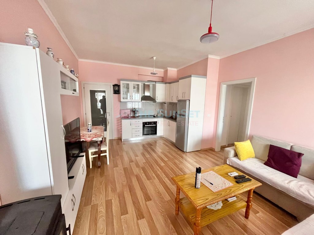 Apartamento 2+1 en venta en Pogradec, cerca del lago de ohrid