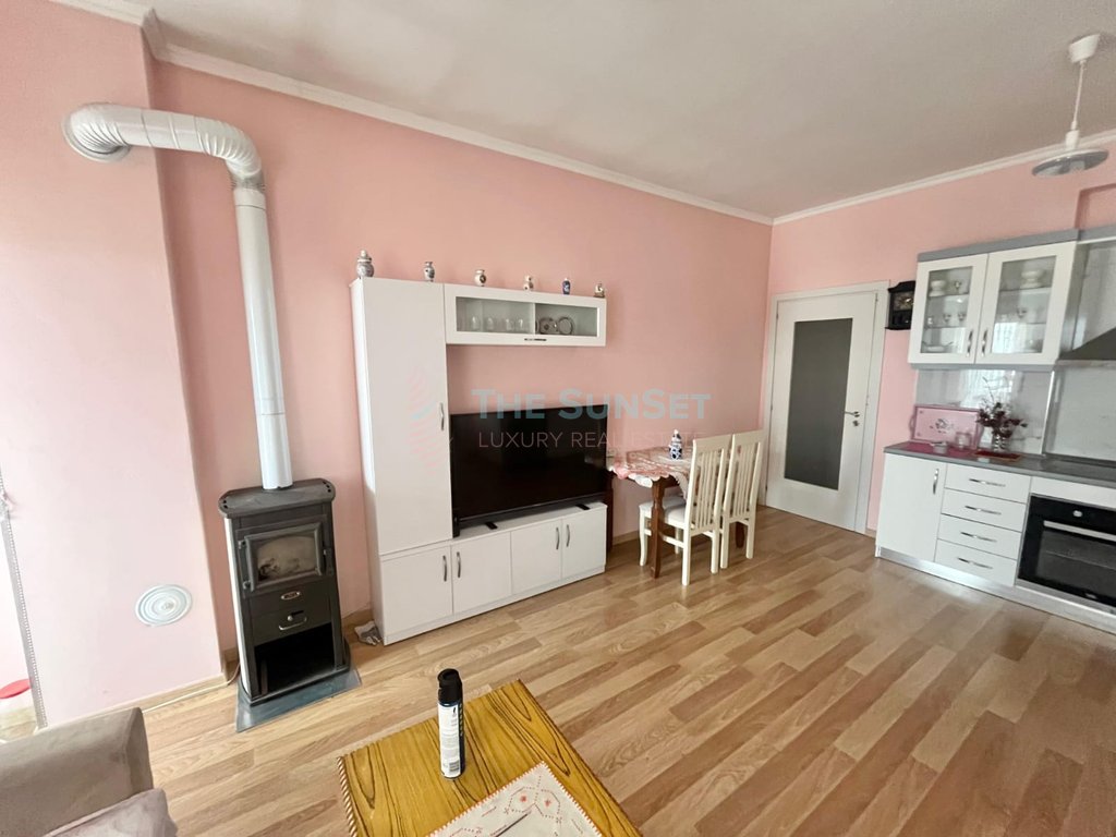 Apartamento 2+1 en venta en Pogradec, cerca del lago de ohrid