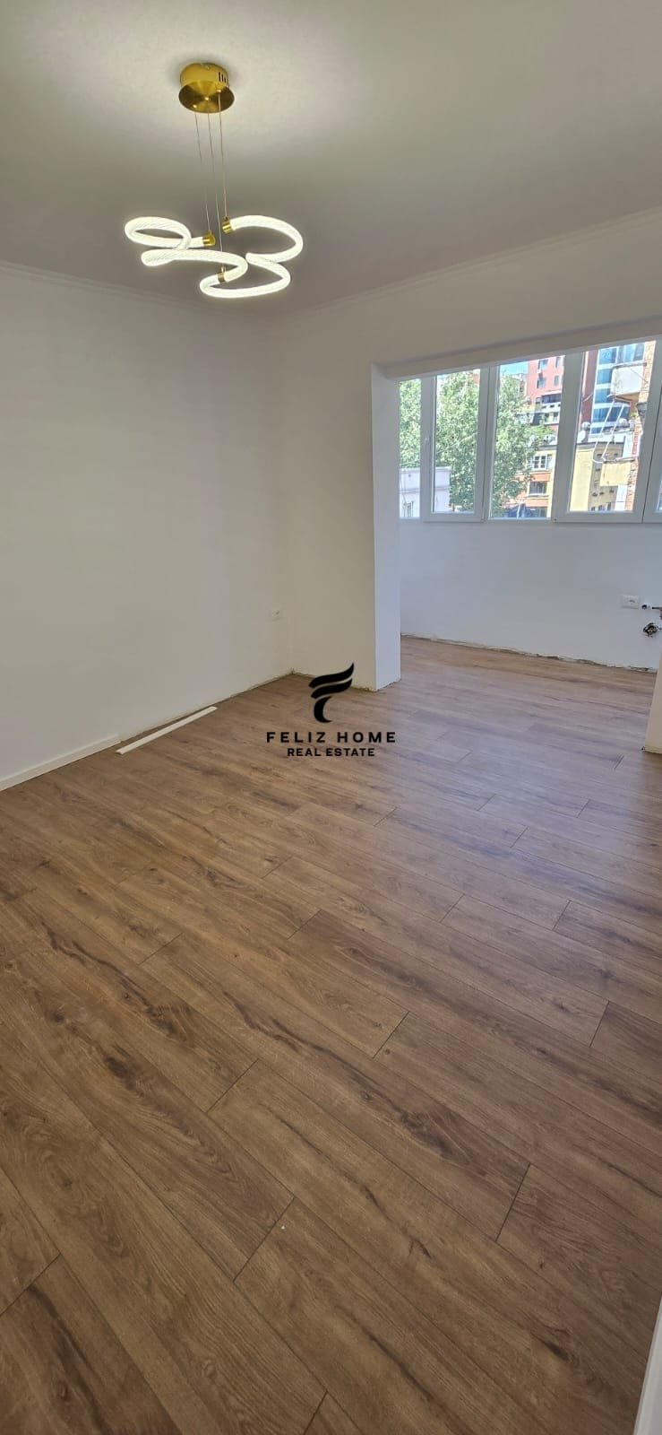 Shitet apartament 2+1 rruga e kavajes 169.000 euro