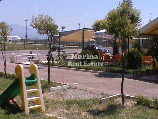 In vendita 1000 metri quadrati di terreno + 130 metri quadrati di costruzione, aeroporto di rinas, 1.500.000 euro