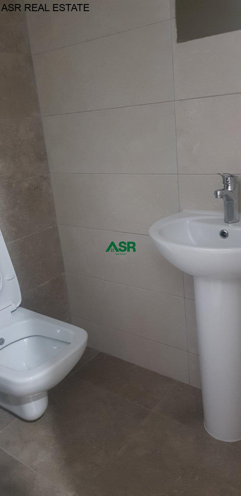 Lëshohet banesa me qira në lagjën rruga b