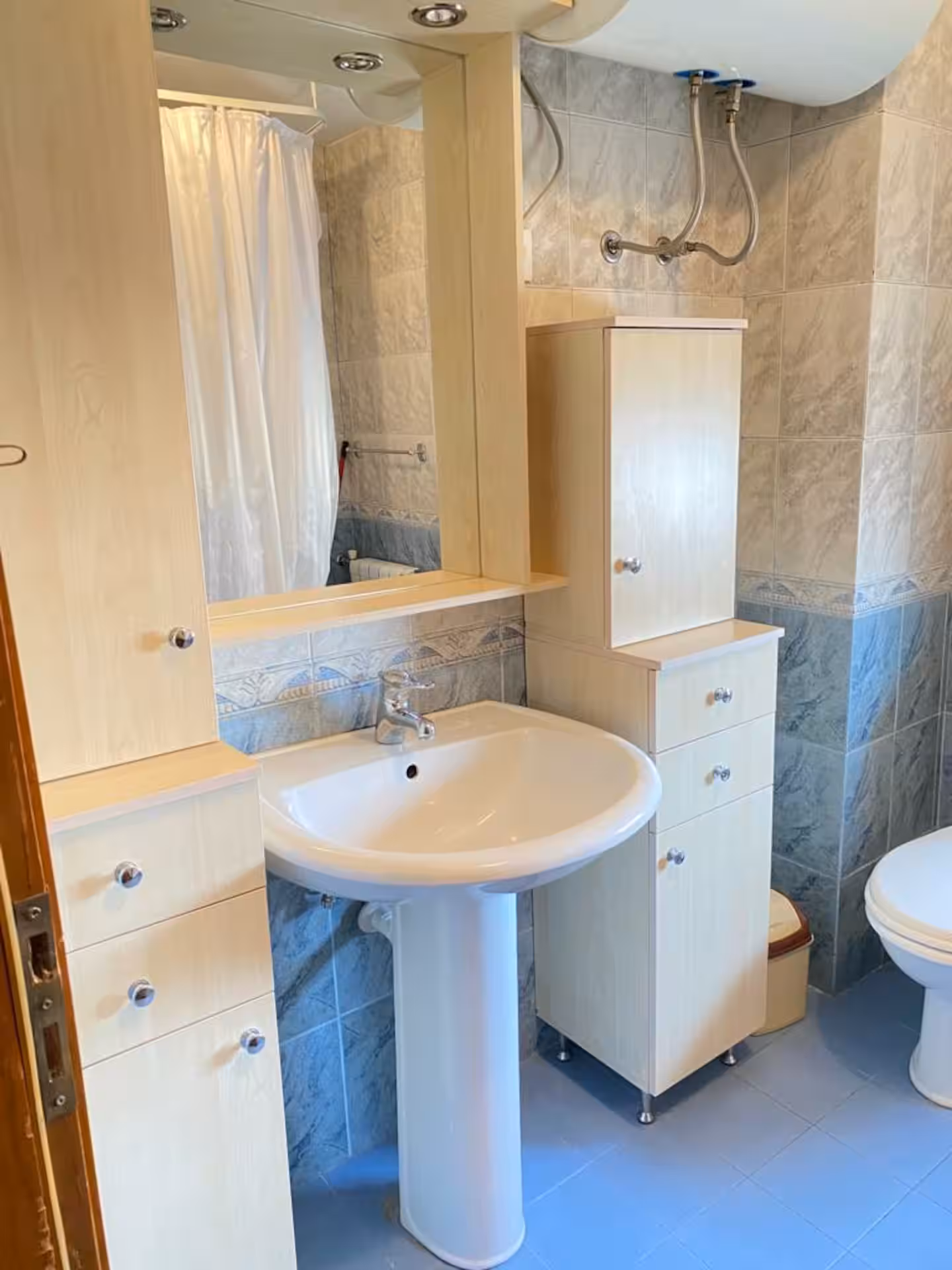 Zur miete: Duplex an der elbasanit-straße!