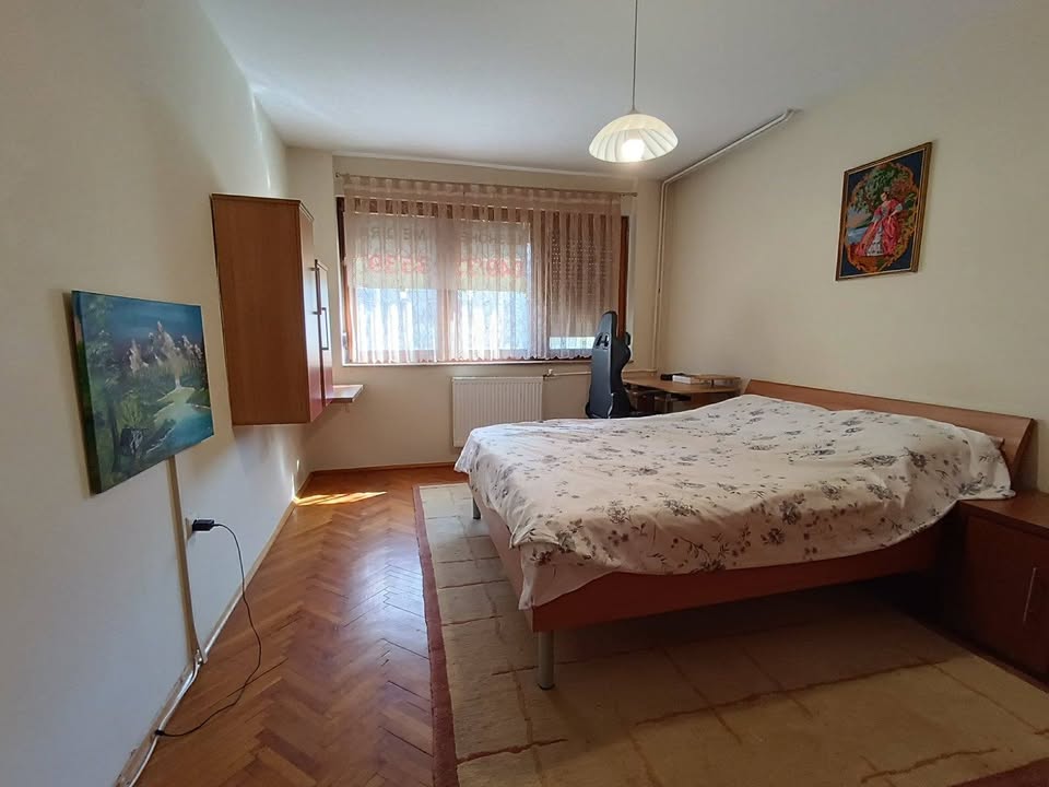 Banesë me qira 1+1 në qendër