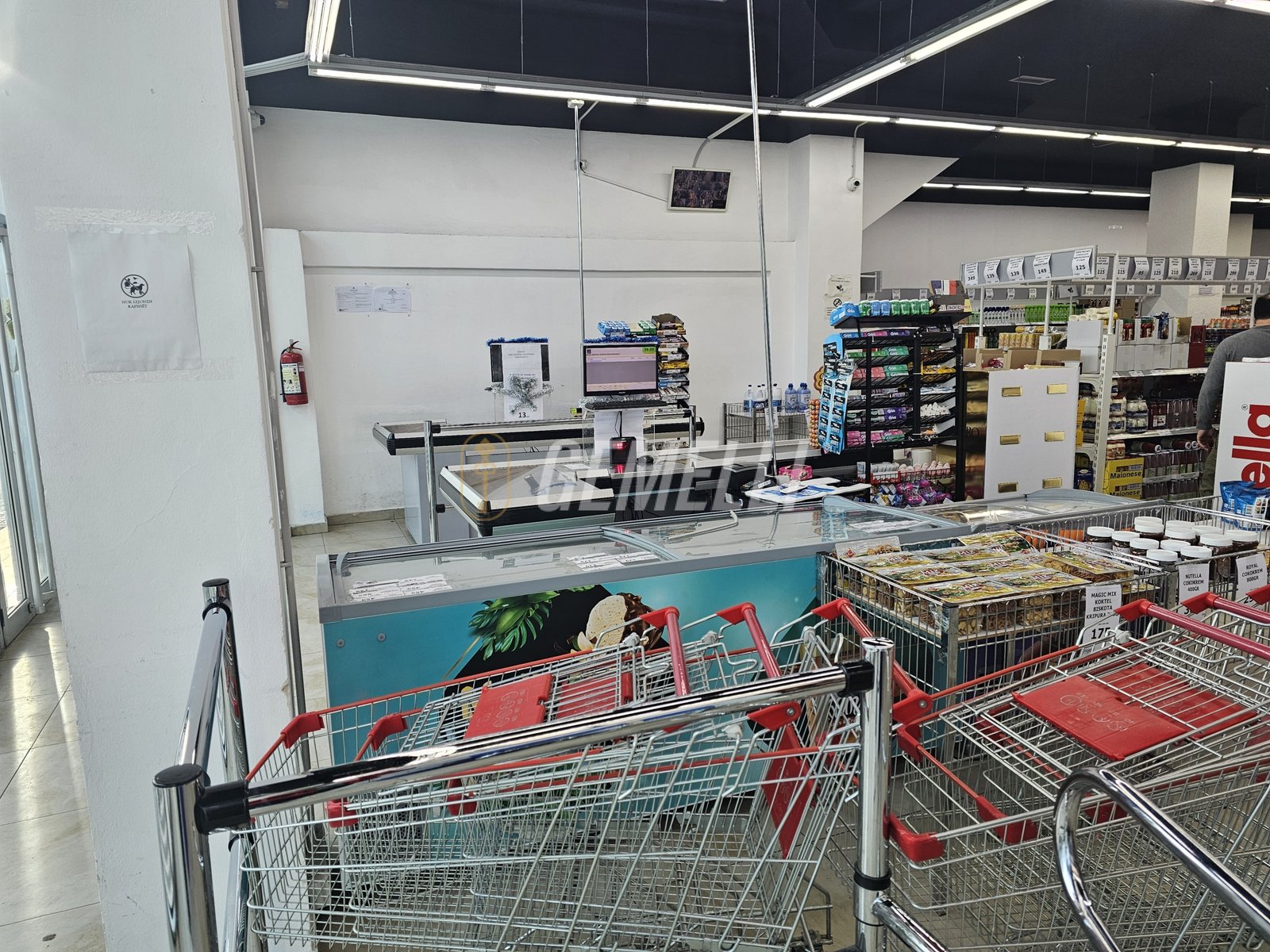 Shitet ambjent biznesi l.14 shkozet