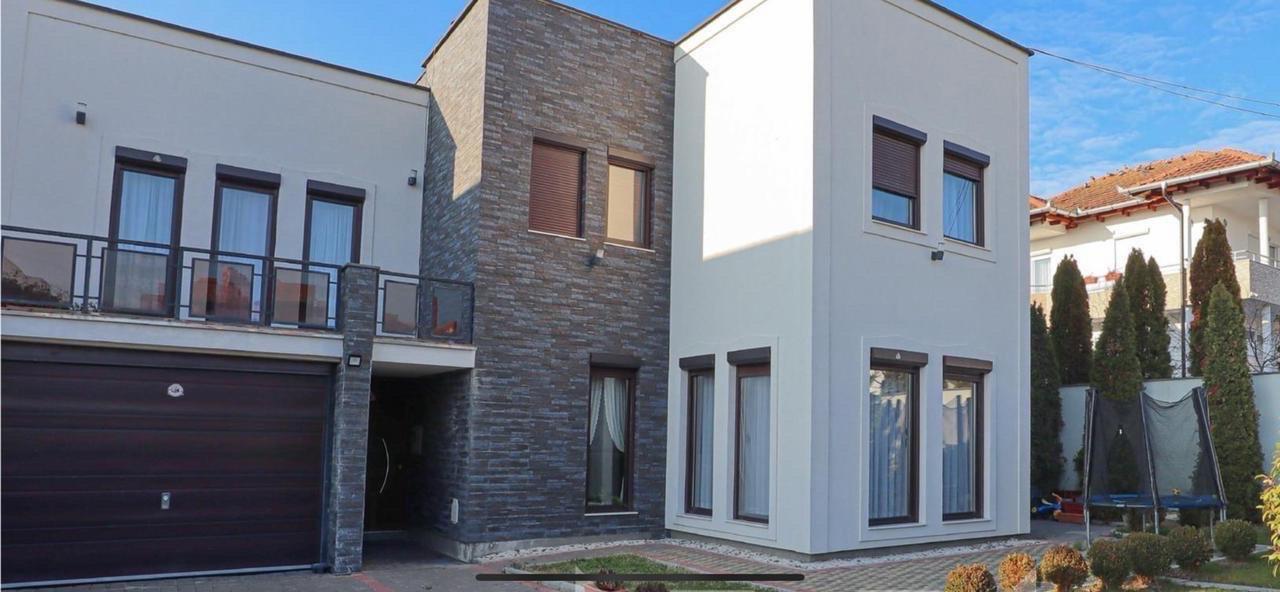 House for sale – 320 m² | qendresa neighborhood