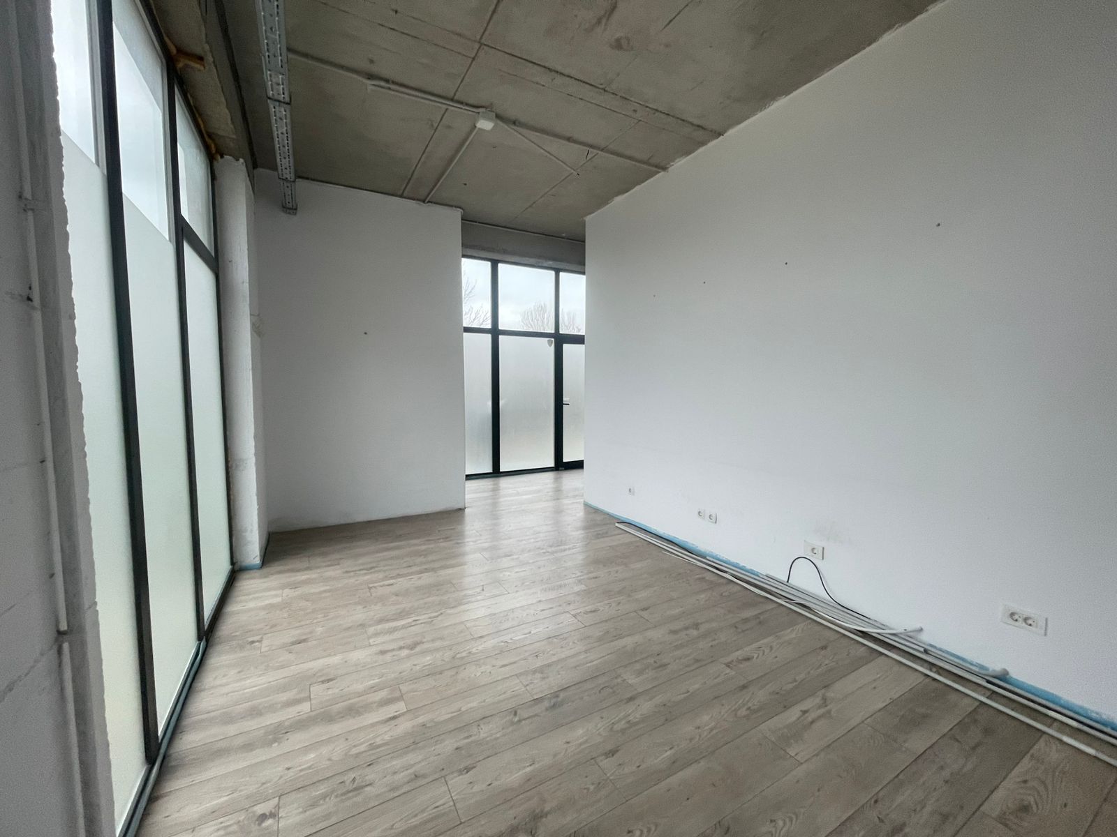 Commercial space for rent – 130 m² | Veternik (near hotel international Prishtina, 1st floor)