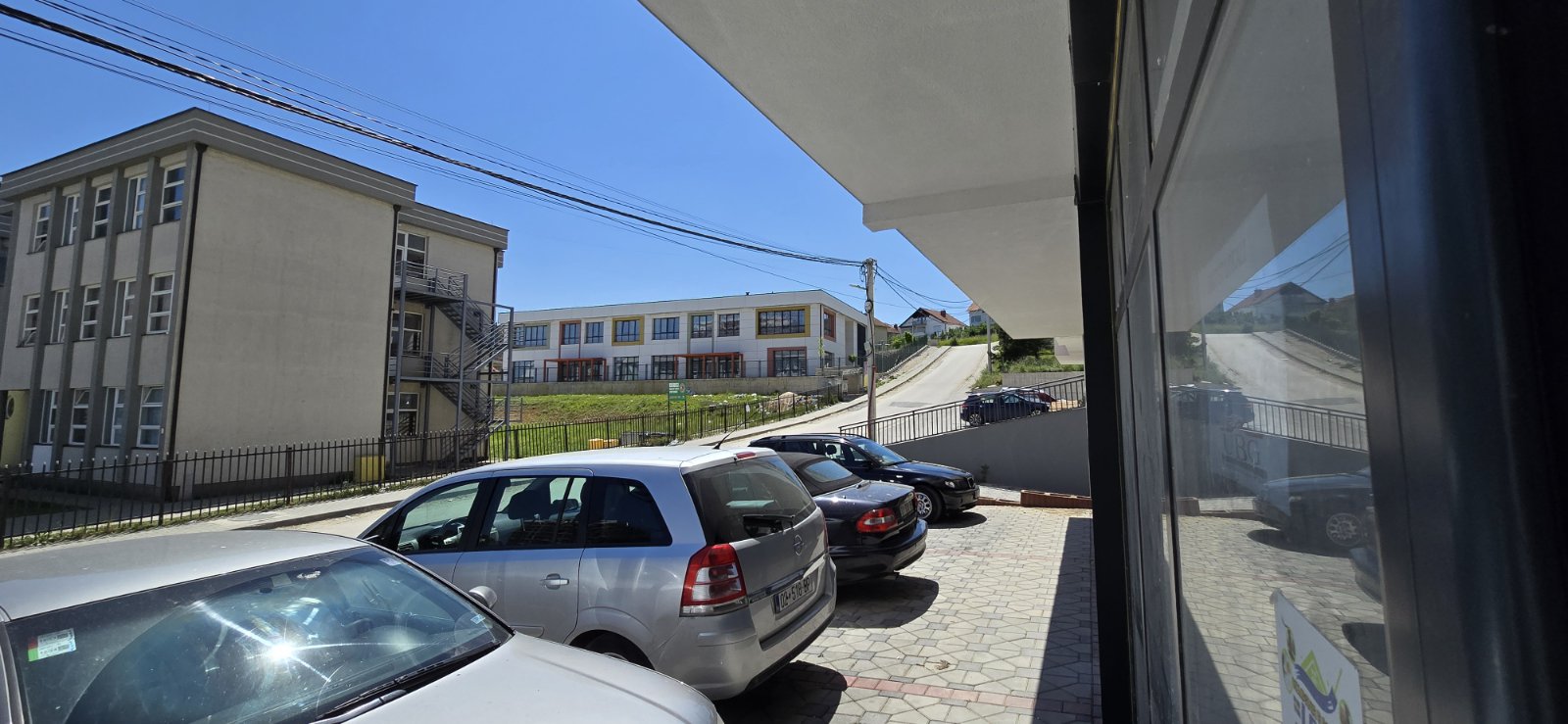 Espace commercial à vendre – 98,8 m² | Skenderaj (près de l’école primaire “Shaban Jashari”)