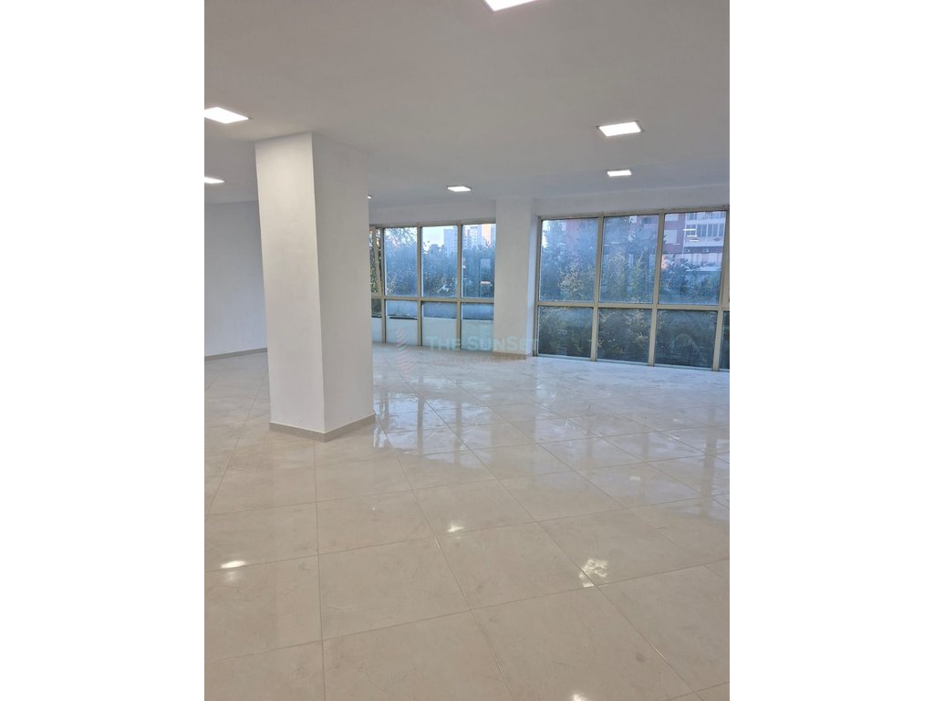 Ambientes duplex zur miete – Nähe des bahnhofs, Tirana