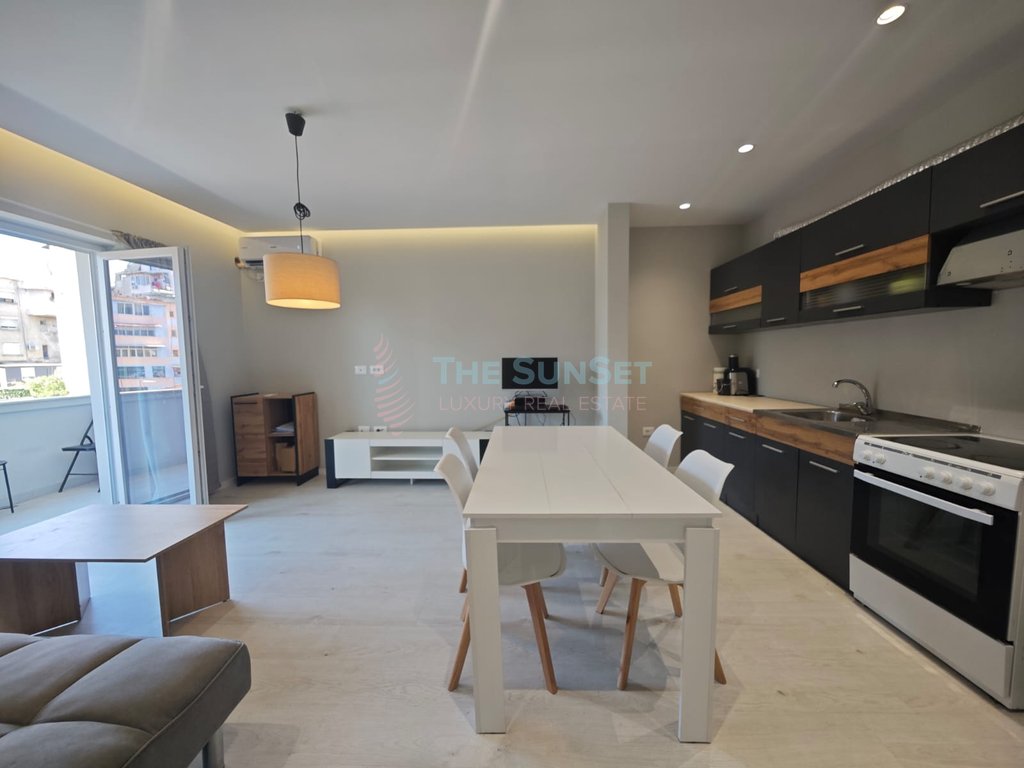 Apartamento 2+1 en venta - bazaar gate, Tirana