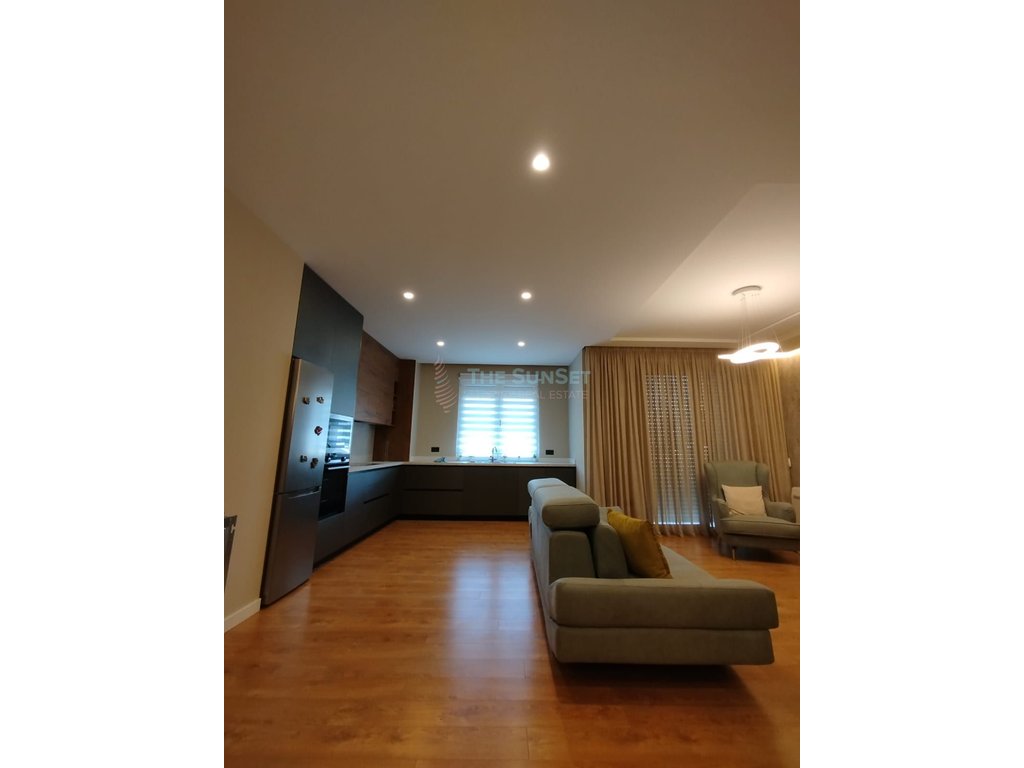 Apartment 2+1+2 zum verkauf & 2 parkplätze in selitë