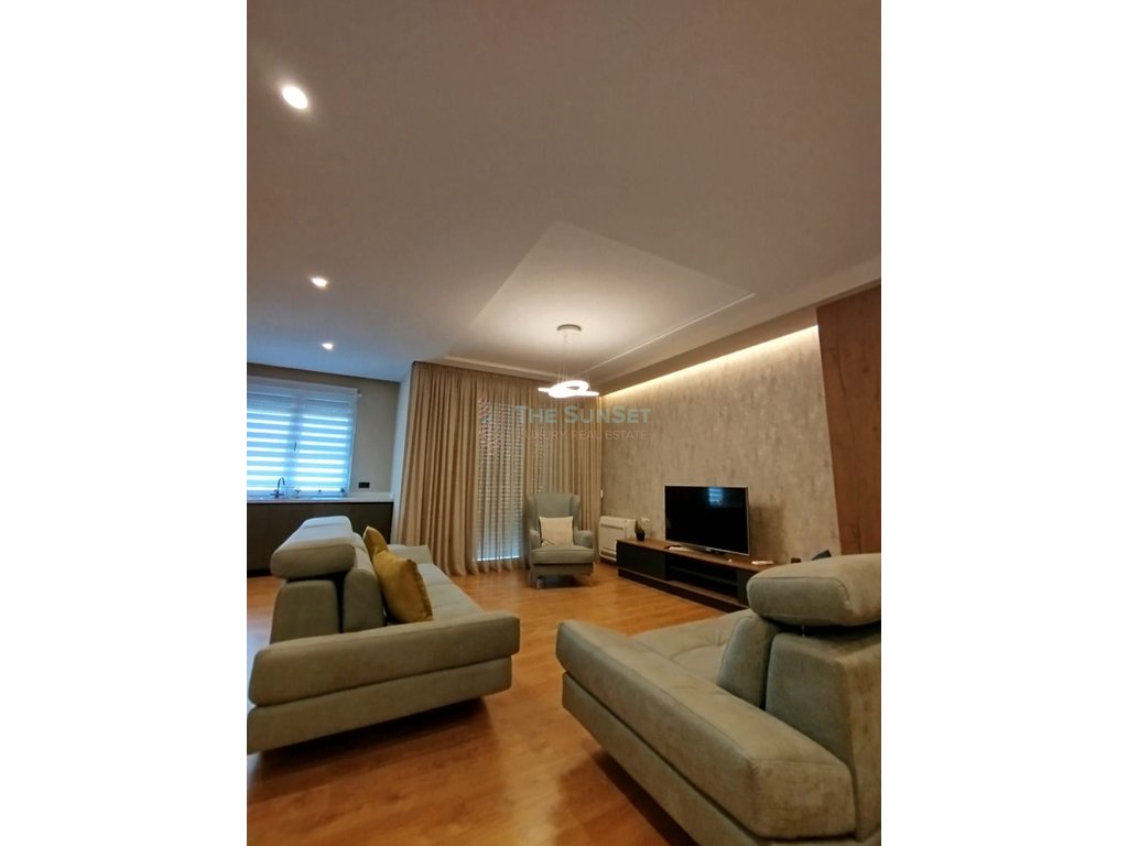 Apartment 2+1+2 zum verkauf & 2 parkplätze in selitë