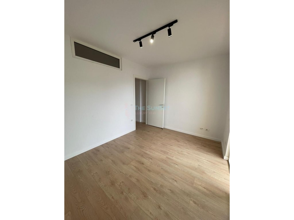 Apartamento 1+1 en venta en la zona de la playa, Durrës