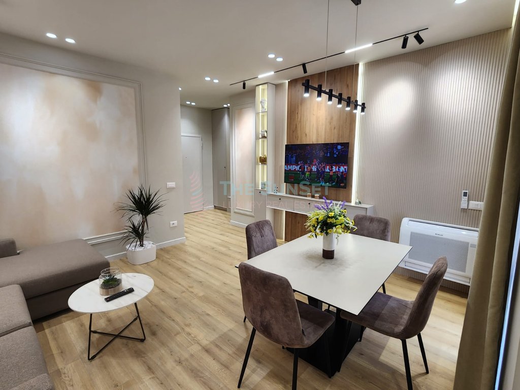 Apartamento 1+1 en venta en la zona de la playa, Durrës