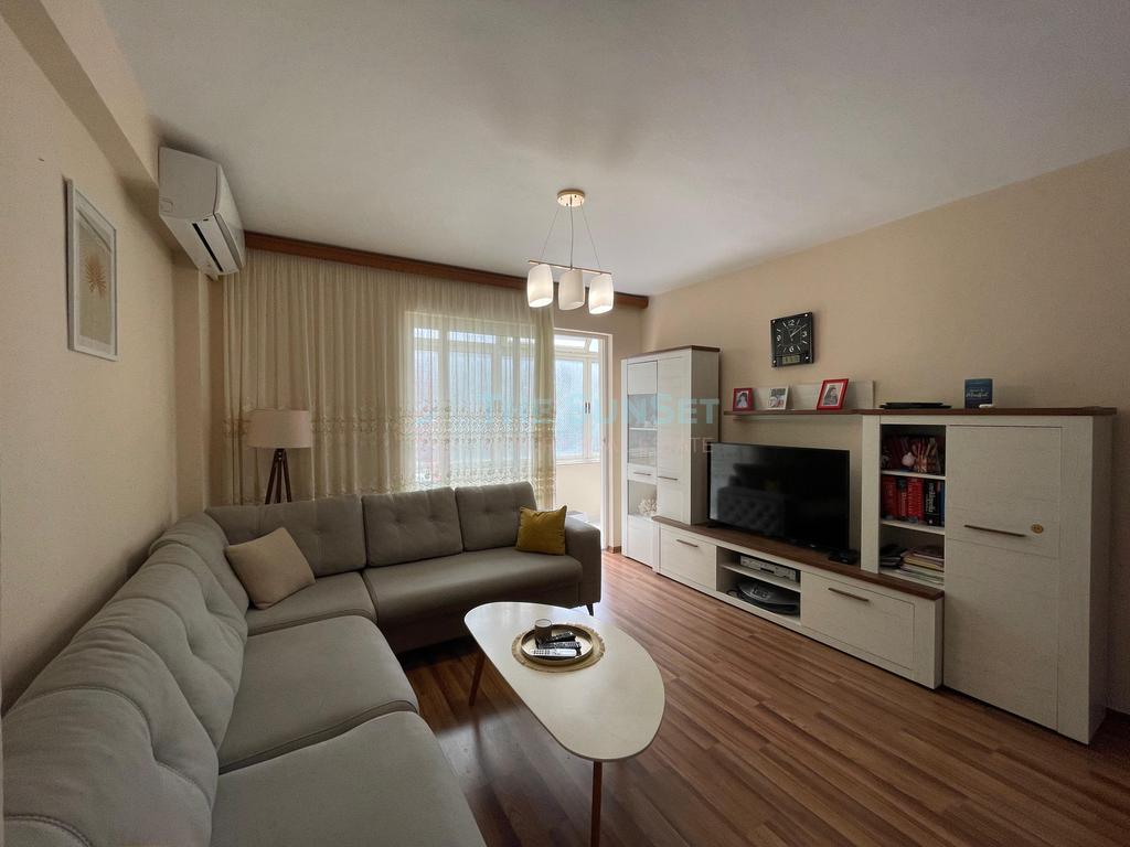 Apartment 3+1+2 zu mieten bei Tirana bank, nene tereza platz