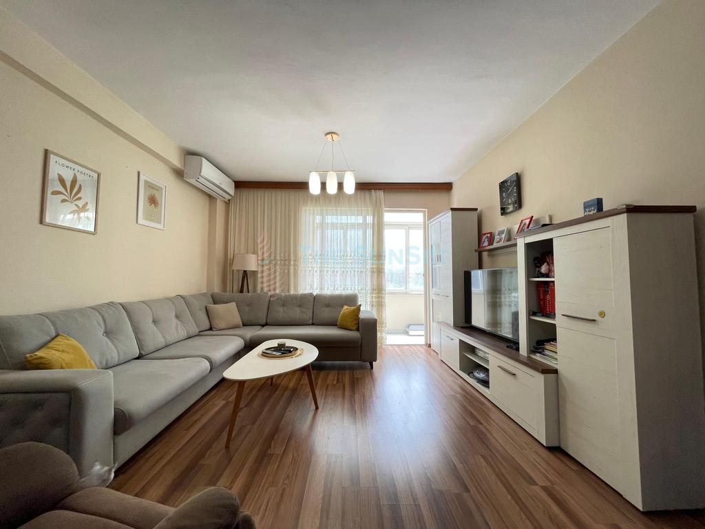 Apartment 3+1+2 zu mieten bei Tirana bank, nene tereza platz