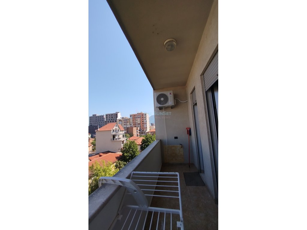 Wohnung 1+1 zu mieten nahe rote schule
