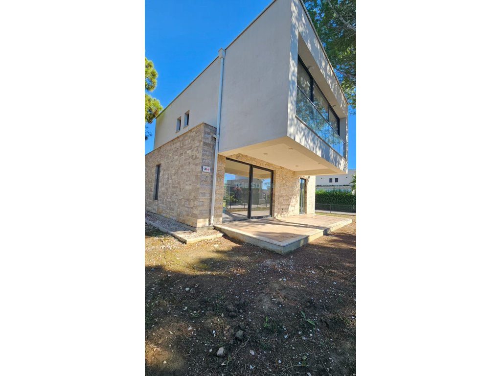 Villa in vendita – San pietro resort, baia di lalzi