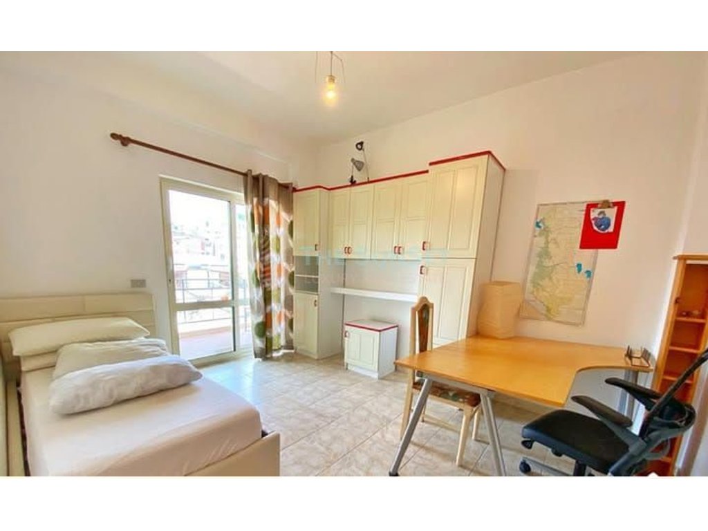 Apartment zur miete 3+1+2 im botschaftsblock, Tirana