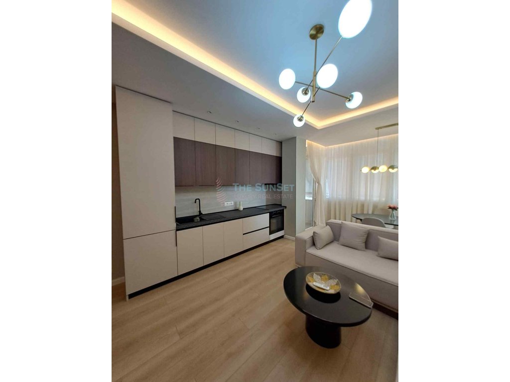 Apartment zur miete 3+1+2 im botschaftsblock, Tirana