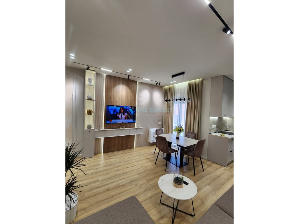 Apartamento 1+1 en venta en la playa, Durrës