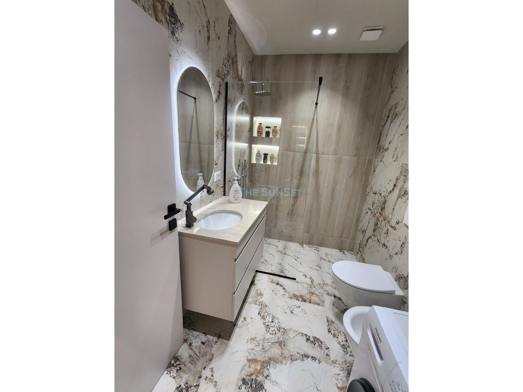 Apartamento 1+1 en venta en la playa, Durrës