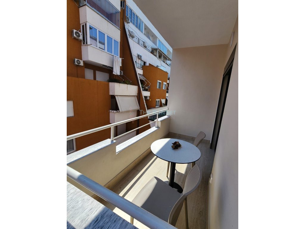 Apartamento 1+1 en venta en la playa, Durrës