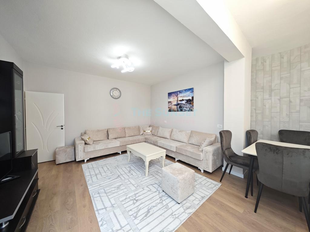 2+1 wohnung zum verkauf an der rruga e dibrës!