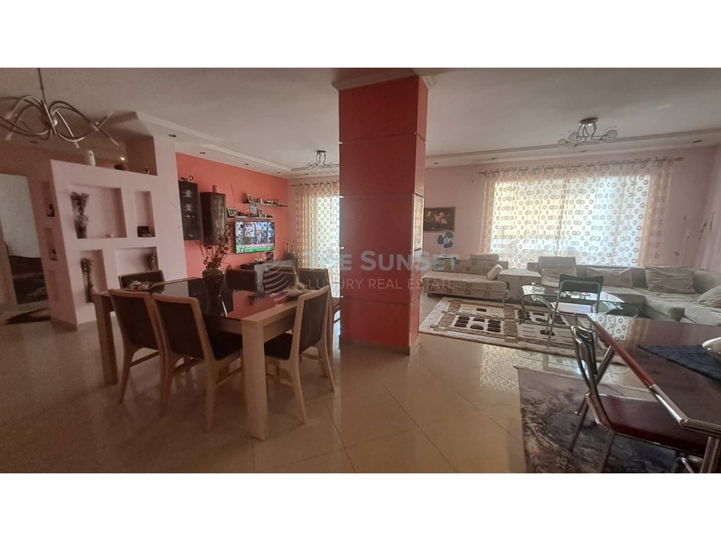 Wohnung 2+1 zu verkaufen in fresku, Tirana