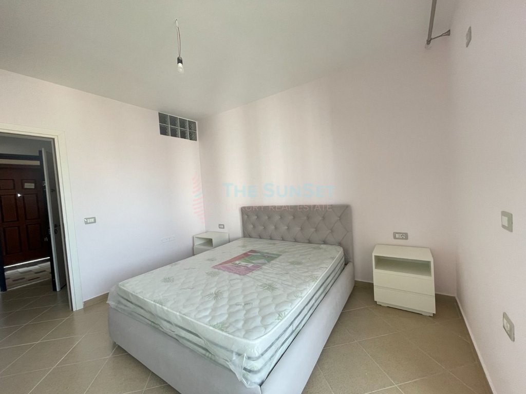 Appartamento 2+1 all'ingresso della spiaggia vecchia a Vlorë