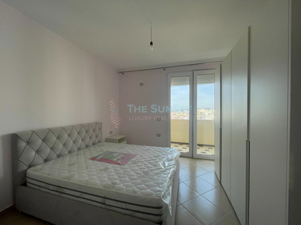2+1 apartment am eingang des alten strandes in Vlorë