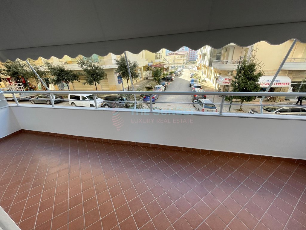 Apartment zum verkauf lungomare vlore ap hotel