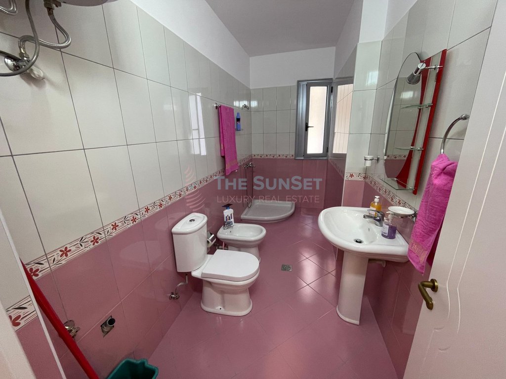 Apartment zum verkauf lungomare vlore ap hotel