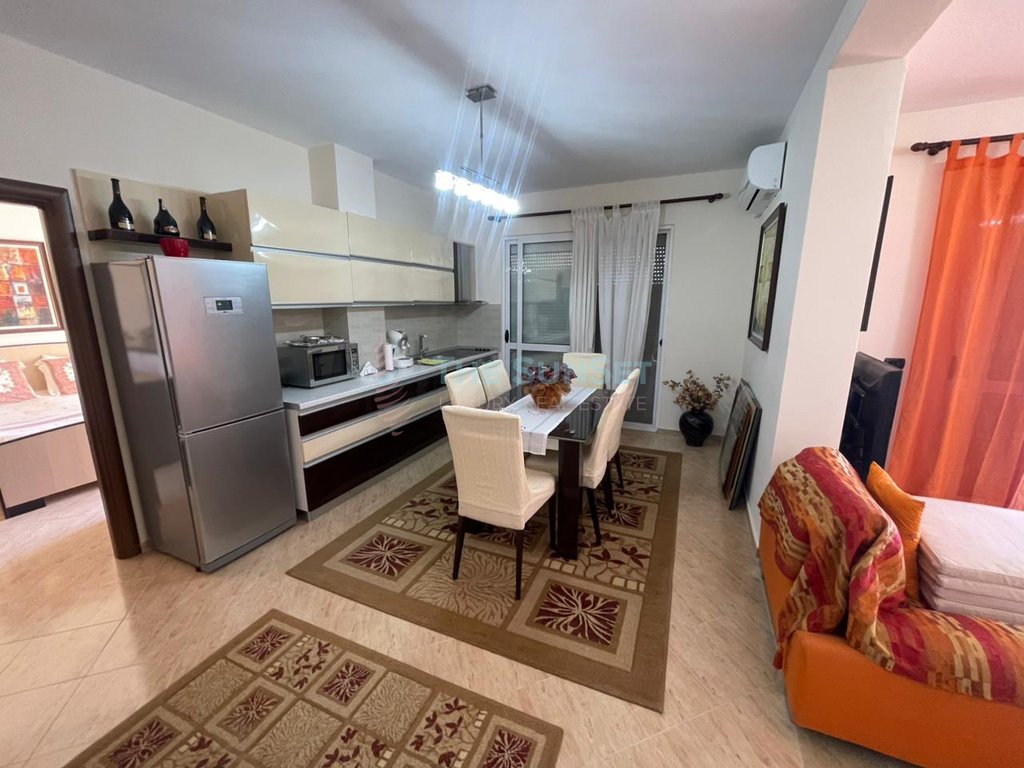 Appartamento 1+1 in vendita a Durrës, golem