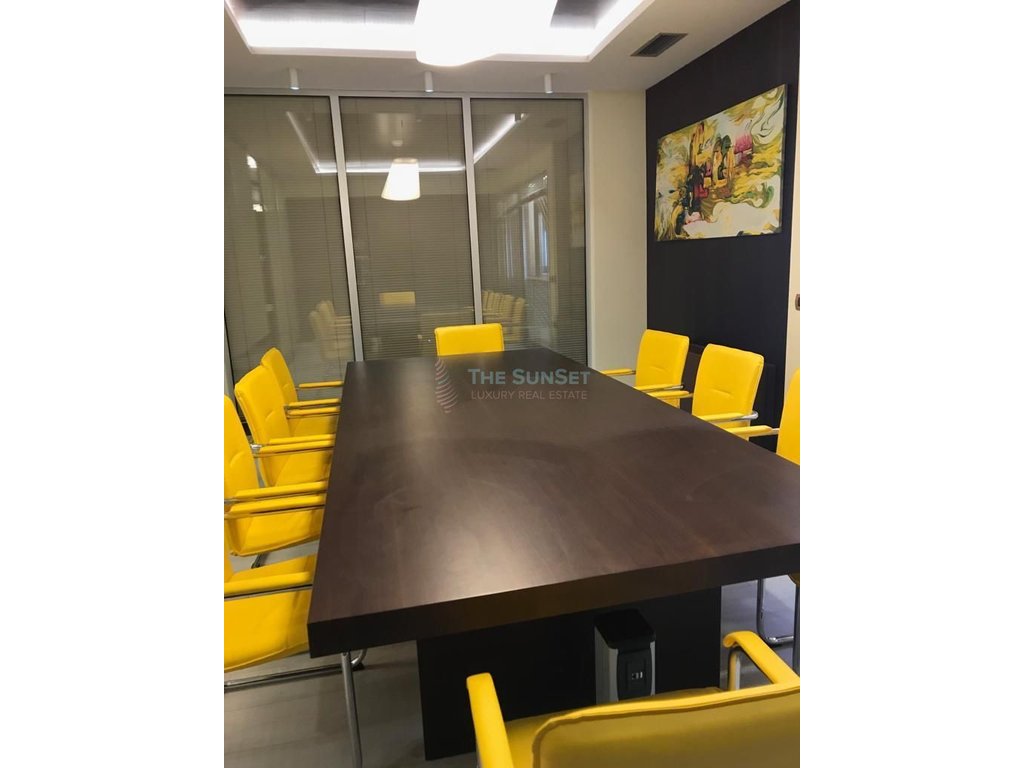 Office for rent in bllok!