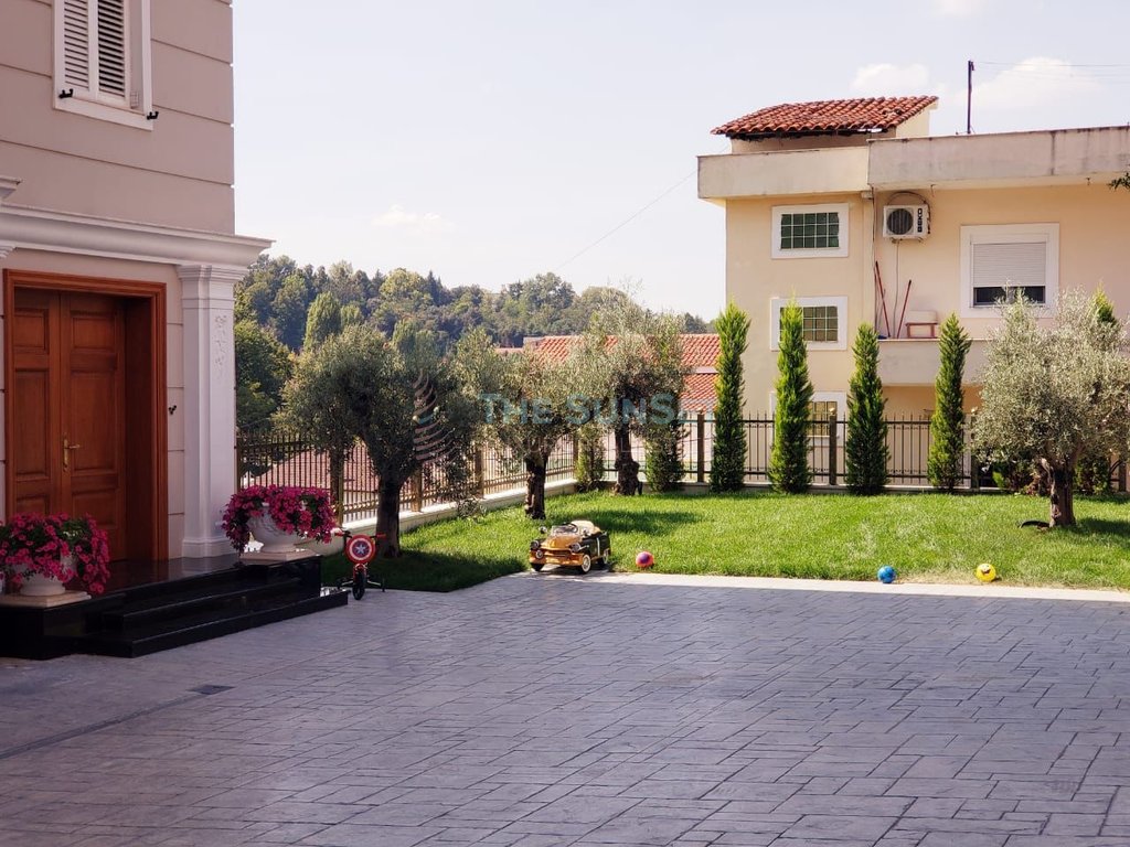 Attico in affitto vicino a 'Sofra E Ariut'