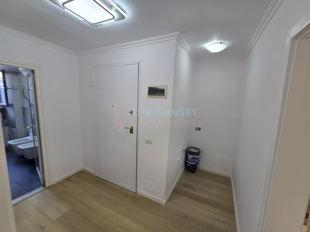 2+1 wohnung zum verkauf bei 21 dhjetori