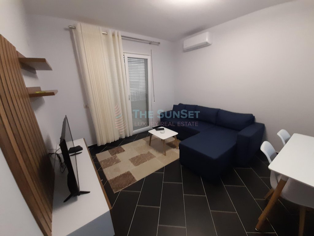 Apartment zum verkauf 1+1 in shkëmbi i kavajës