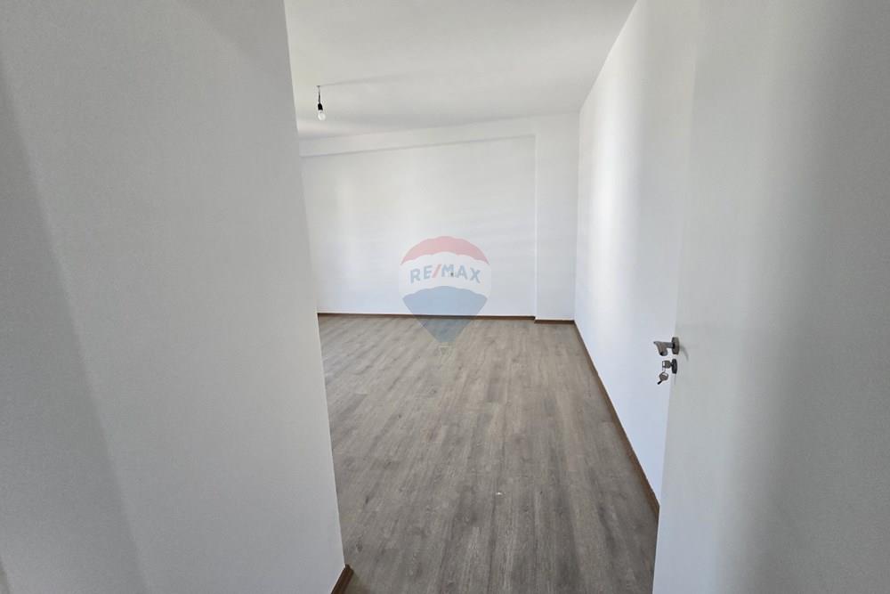 Ky apartament 2+1+2 ndodhet me qira në zonën e rrugës 5 maji në Tiranë, me një sipërfaqe prej 97.09 m².