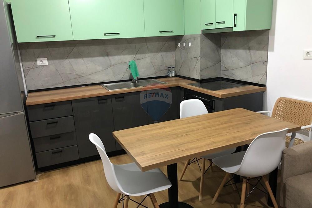 Jepet me qera apartament 1+1 pallatet kaimi, mangalem, ali dem