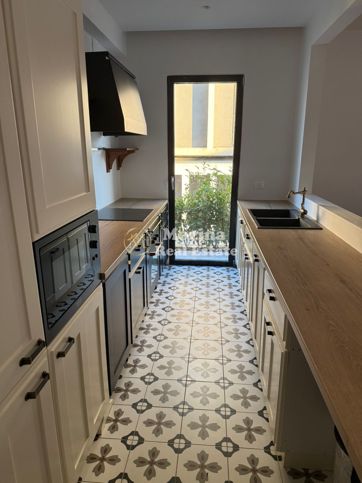 Shitje | apartament 2 + 1 | liqeni i farkës | 295000 € (2)